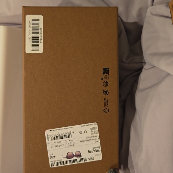 Burberry Checkered Brown Cat Eye Sunglasses brand new in box - Picture 14 of 15